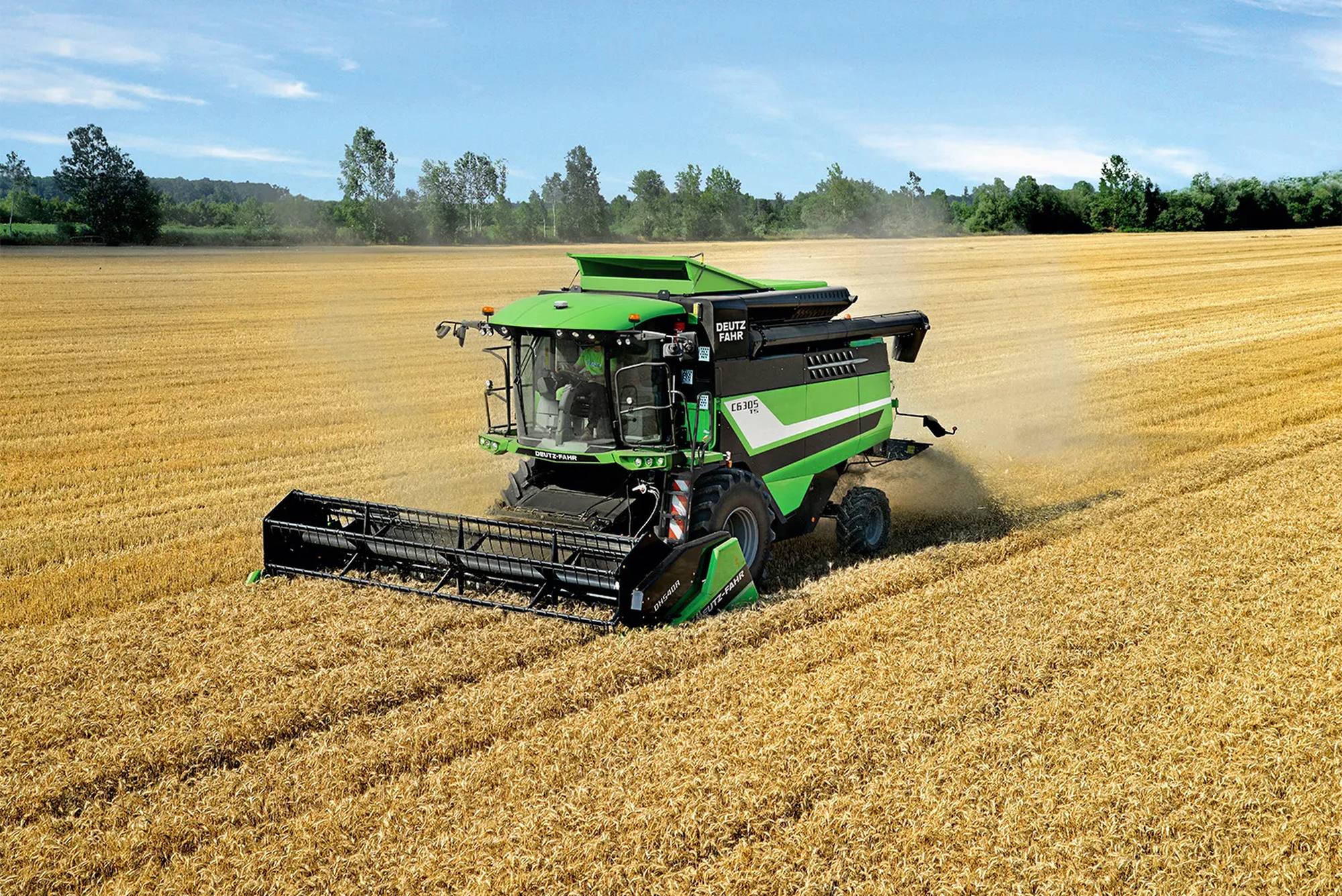 Matériel agricole en plein champ